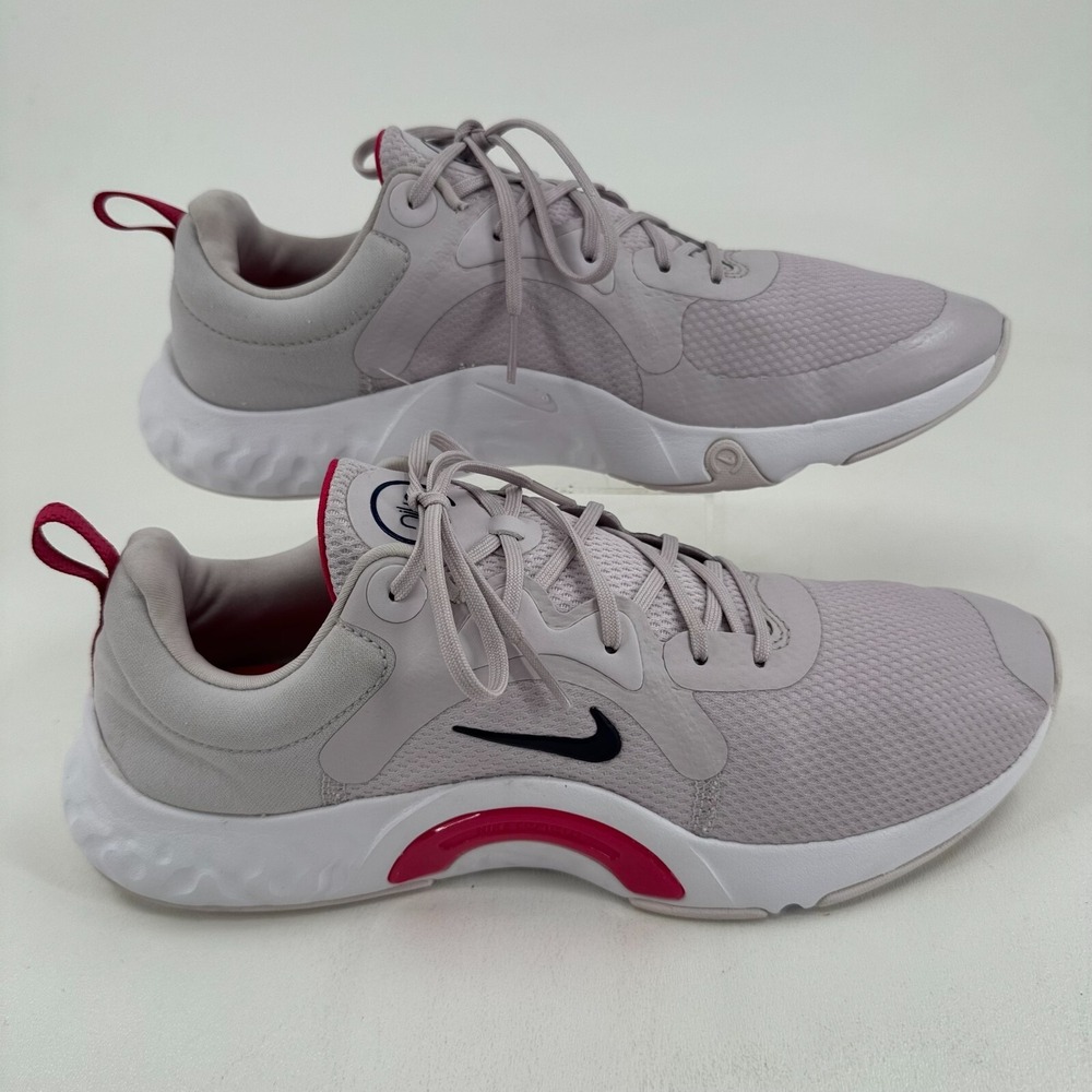 Nike Renew In Season WOMENS Gray Lace Up Athletic Shoes Sneakers SIZE 10